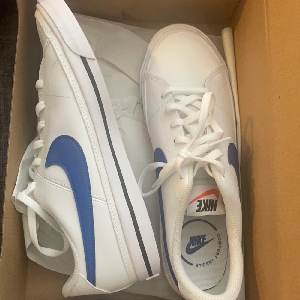 Nike blazer size 7 youth